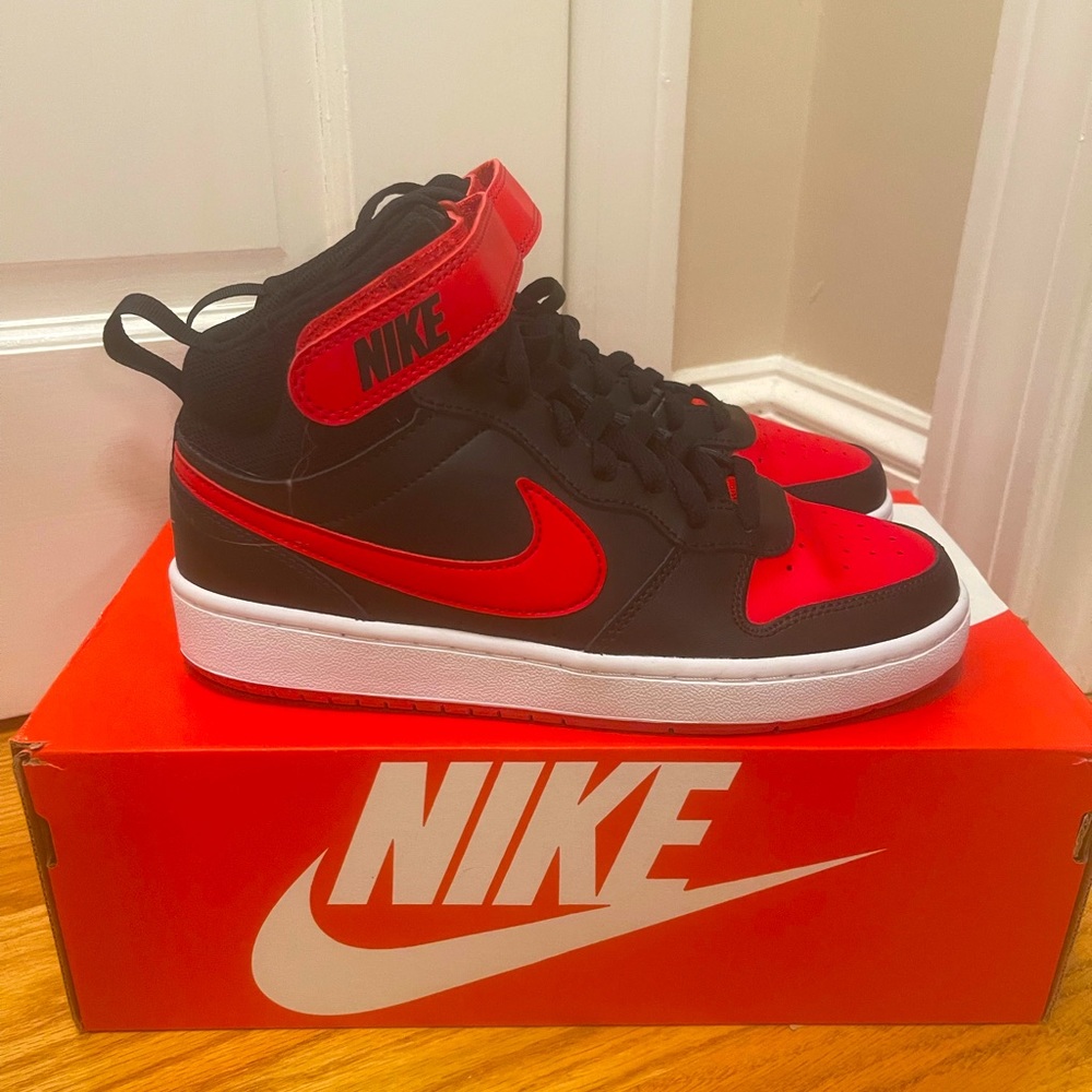 Nike Court Borough Mid 2 (GS) - Size 6Y
